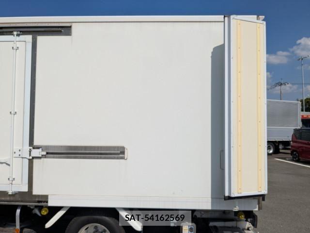Isuzu ELF TRUCK 2021-02 7500418-13