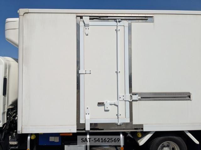 Isuzu ELF TRUCK 2021-02 7500418-16