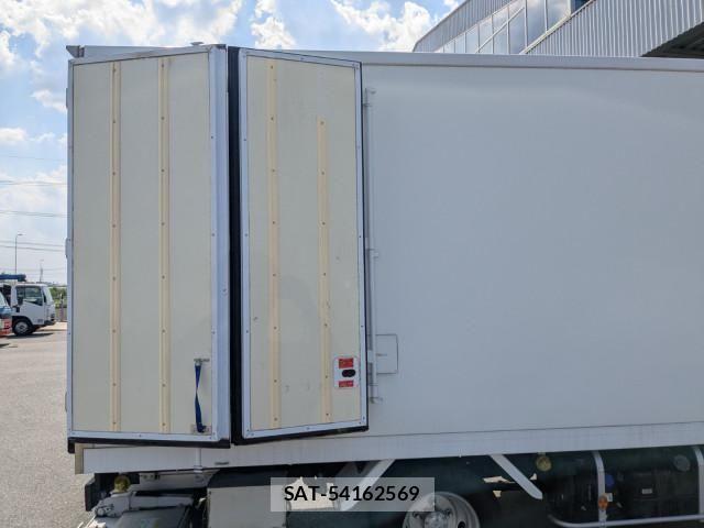 Isuzu ELF TRUCK 2021-02 7500418-18