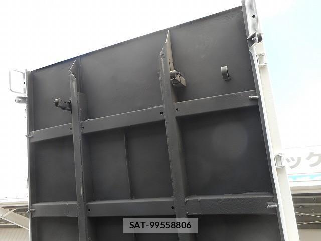 Isuzu ELF TRUCK 2013-09 7500431-12