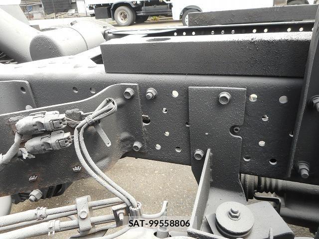 Isuzu ELF TRUCK 2013-09 7500431-24
