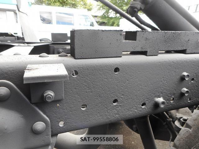 Isuzu ELF TRUCK 2013-09 7500431-26