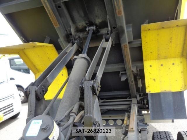 Isuzu ELF TRUCK 2017-03 7500419-13