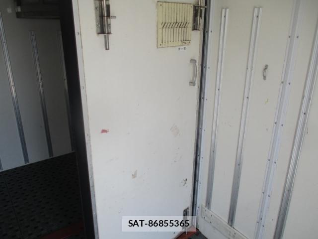 Isuzu ELF TRUCK 2014-07 7562076-24