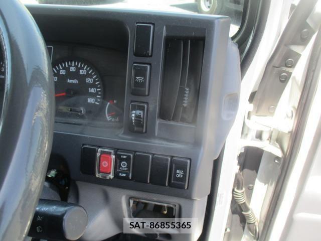 Isuzu ELF TRUCK 2014-07 7562076-28