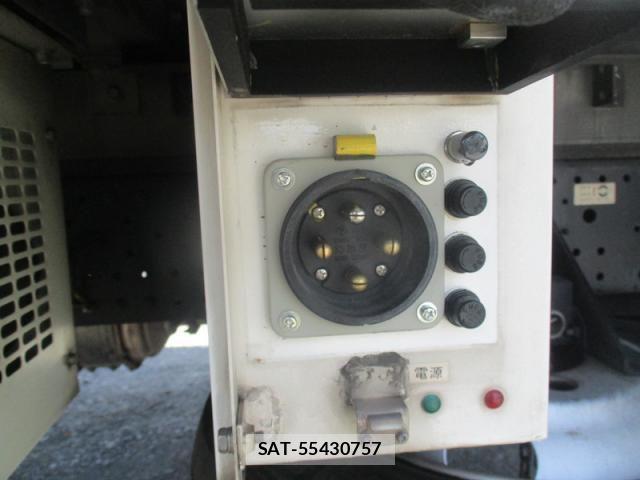 Isuzu ELF TRUCK 2018-04 7562071-9