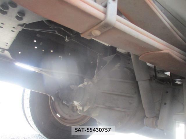 Isuzu ELF TRUCK 2018-04 7562071-10