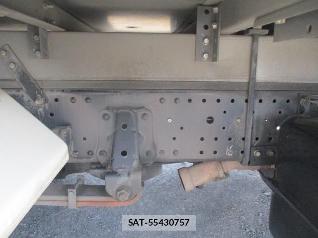 Isuzu ELF TRUCK 2018-04 7562071-15
