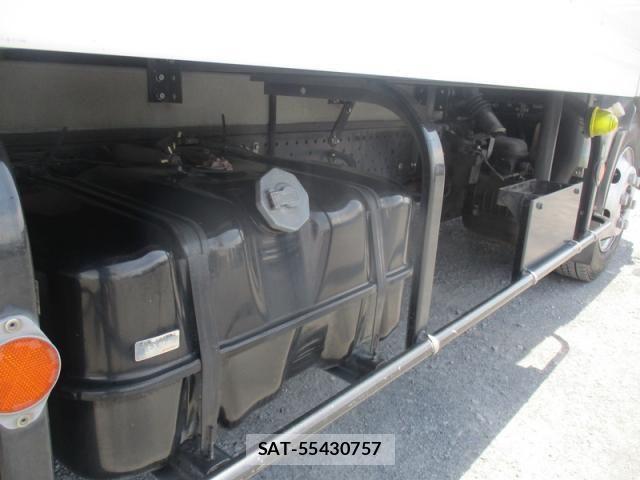 Isuzu ELF TRUCK 2018-04 7562071-16