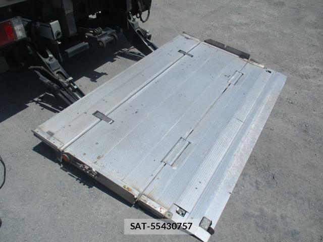 Isuzu ELF TRUCK 2018-04 7562071-22