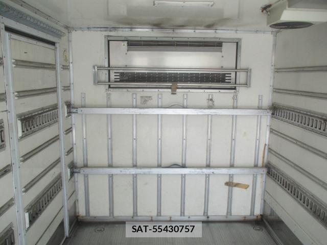 Isuzu ELF TRUCK 2018-04 7562071-23