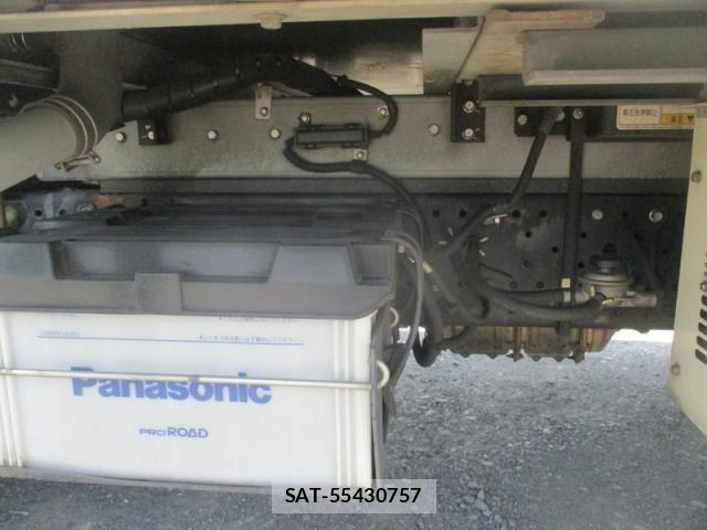 Isuzu ELF TRUCK 2018-04 7562071-7