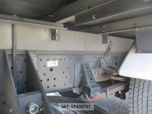 Isuzu ELF TRUCK 2018-04 7562071-8