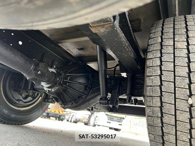 Isuzu ELF TRUCK 2015-03 7616377-17