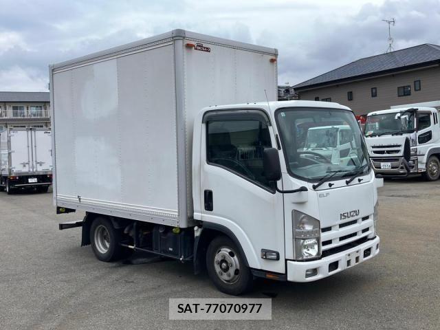 Isuzu ELF TRUCK 2010-05 7616375-1