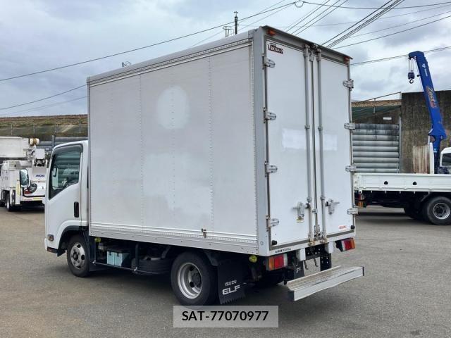 Isuzu ELF TRUCK 2010-05 7616375-3