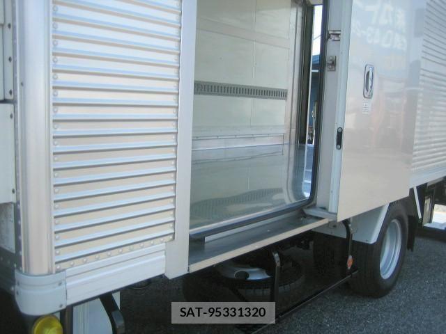 Isuzu ELF TRUCK 2016-07 7616370-10