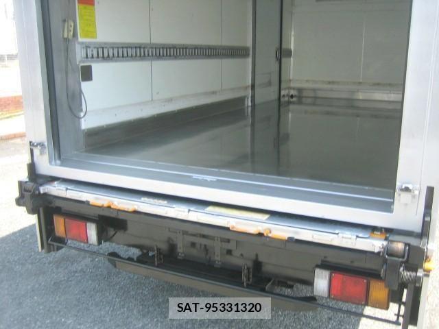 Isuzu ELF TRUCK 2016-07 7616370-14