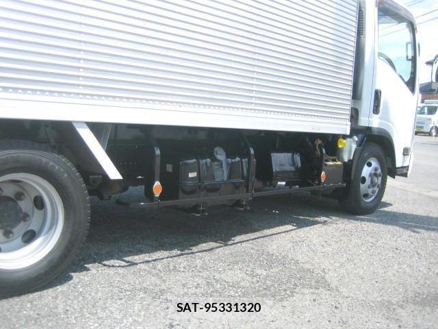 Isuzu ELF TRUCK 2016-07 7616370-17