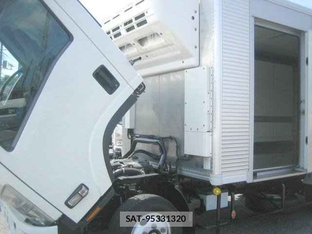Isuzu ELF TRUCK 2016-07 7616370-23