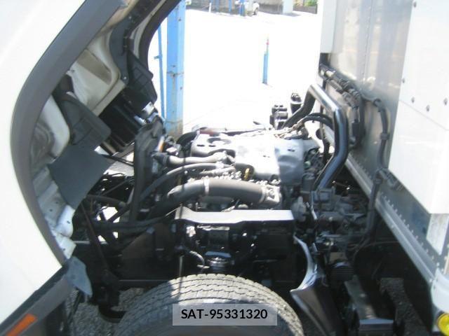 Isuzu ELF TRUCK 2016-07 7616370-24