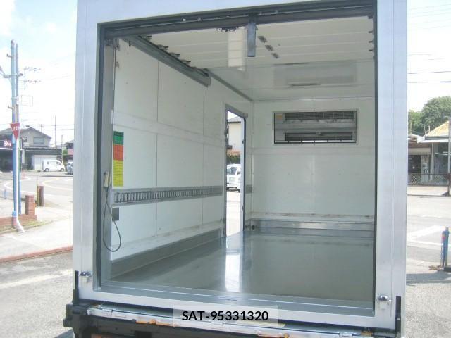 Isuzu ELF TRUCK 2016-07 7616370-5