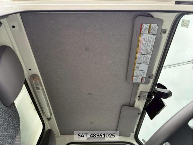 Isuzu ELF TRUCK 2020-09 7616366-17