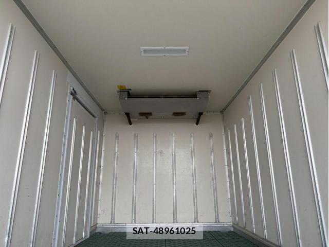 Isuzu ELF TRUCK 2020-09 7616366-7