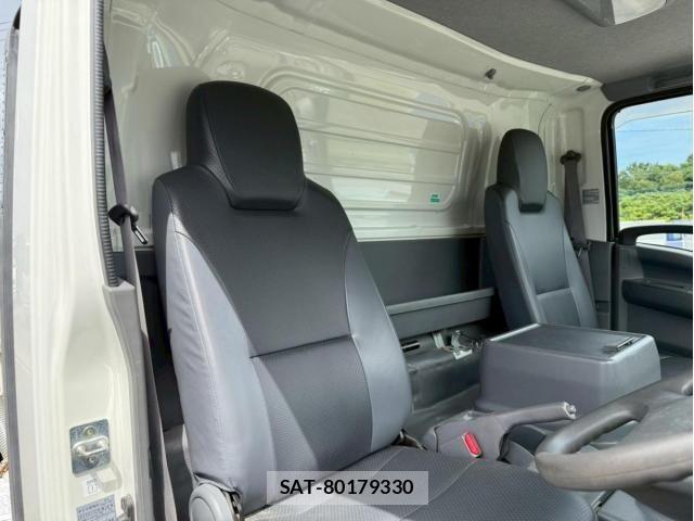 Isuzu ELF TRUCK 2019-11 7616359-16