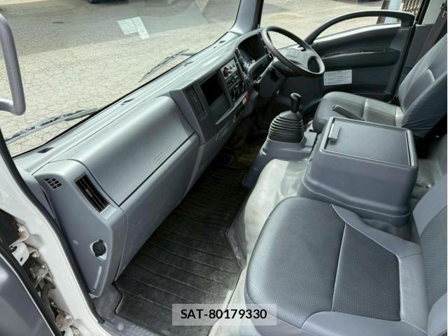 Isuzu ELF TRUCK 2019-11 7616359-17