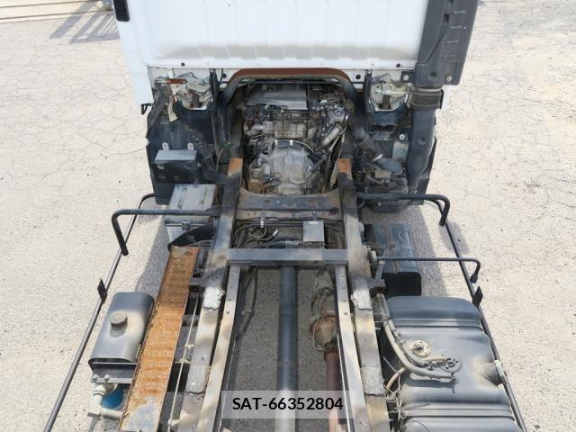 Isuzu ELF TRUCK 2016-02 7616356-11