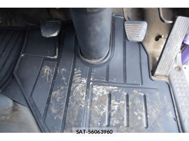 Isuzu ELF TRUCK 2011-05 7616373-11