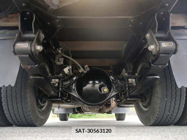 Isuzu ELF TRUCK 2017-04 7616369-4