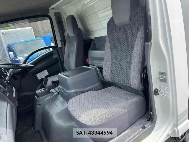 Isuzu ELF TRUCK 2020-05 7616368-21