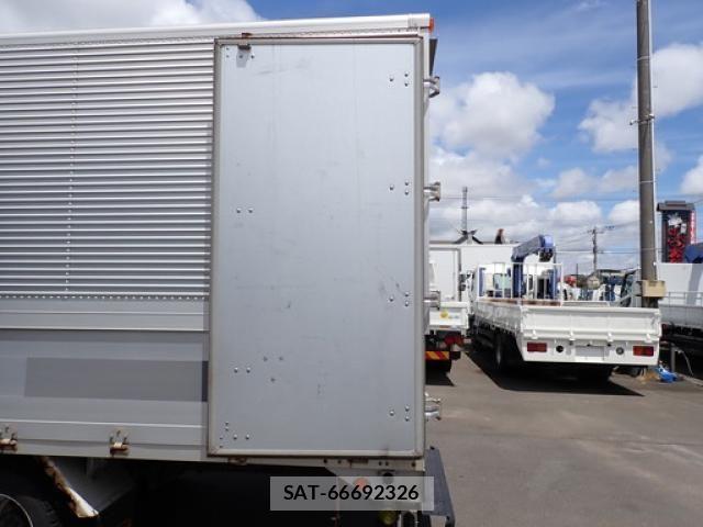 Isuzu ELF TRUCK 2017-01 7616357-9
