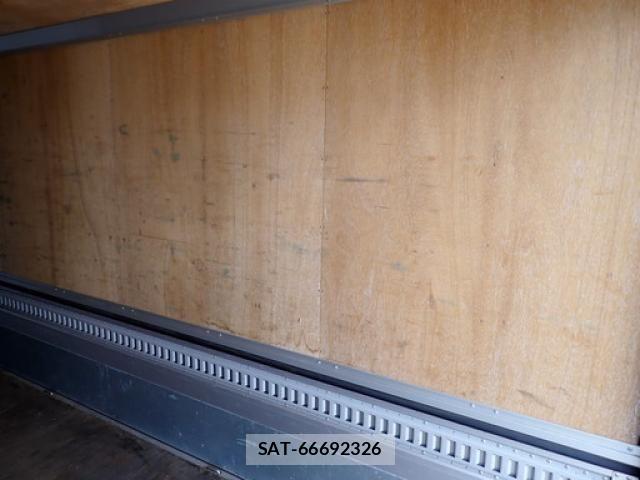 Isuzu ELF TRUCK 2017-01 7616357-21