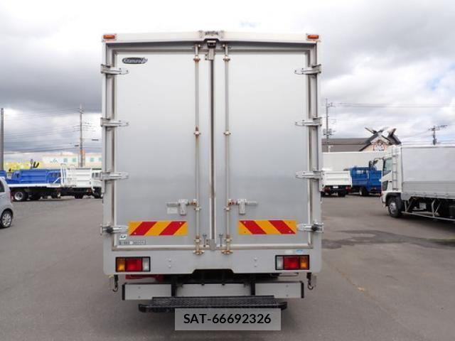 Isuzu ELF TRUCK 2017-01 7616357-5