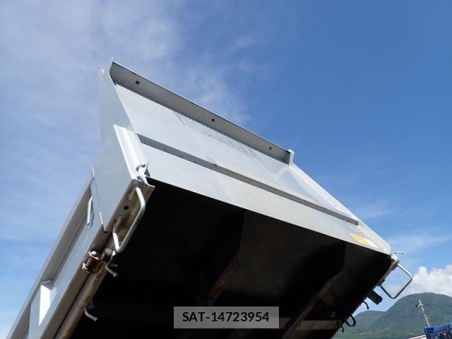 Isuzu ELF TRUCK 2015-03 7616363-16