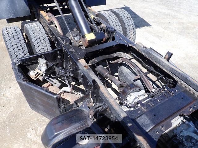 Isuzu ELF TRUCK 2015-03 7616363-19