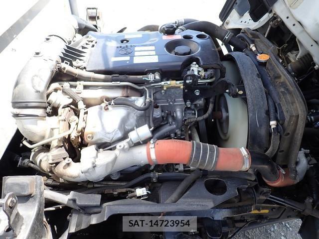 Isuzu ELF TRUCK 2015-03 7616363-23
