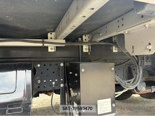 Isuzu ELF TRUCK 2019-04 7616353-17