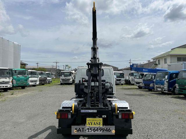 Isuzu ELF TRUCK 2013-09 7616364-11