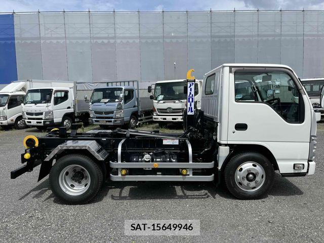 Isuzu ELF TRUCK 2013-09 7616364-2