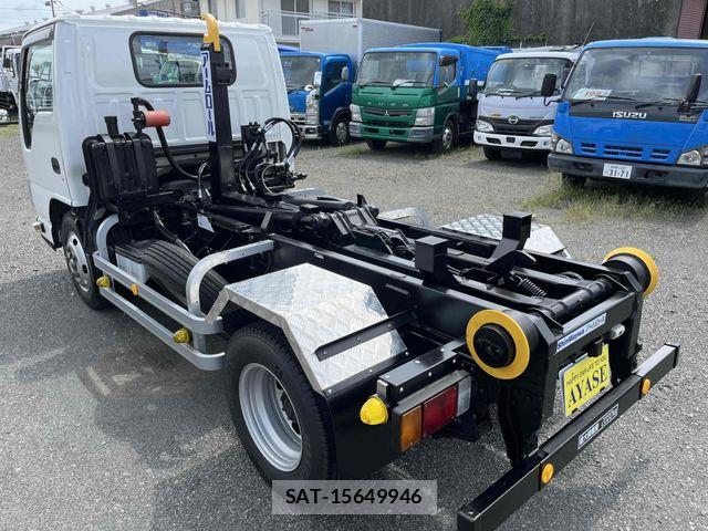 Isuzu ELF TRUCK 2013-09 7616364-3