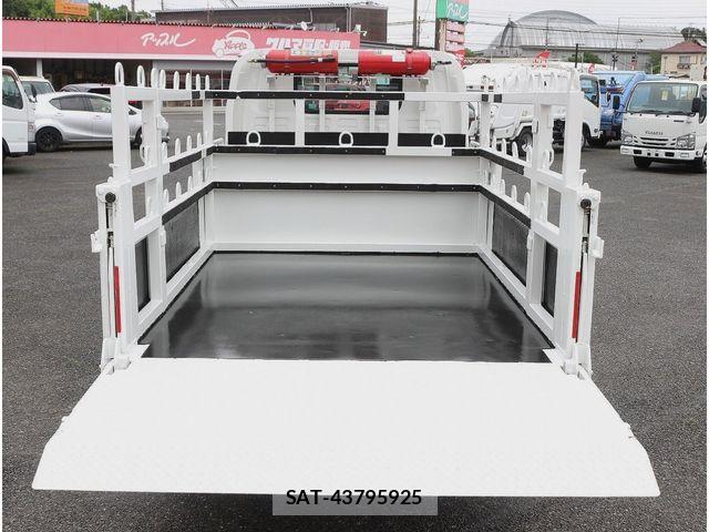 Isuzu ELF TRUCK 2015-10 7616374-11