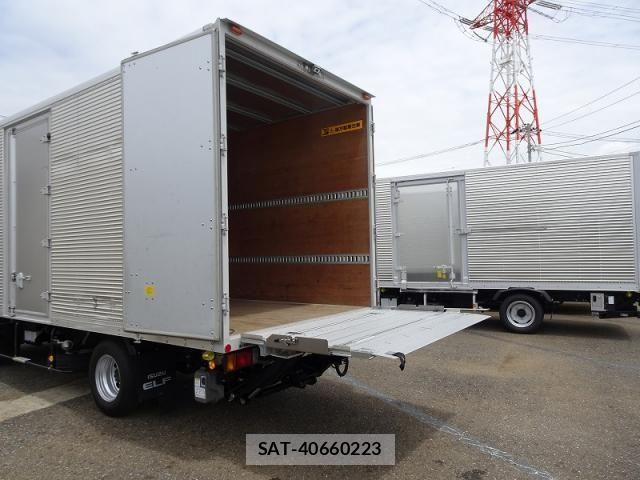 Isuzu ELF TRUCK 2023-08 7616354-9