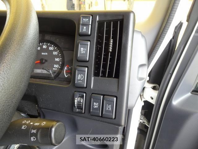 Isuzu ELF TRUCK 2023-08 7616354-25