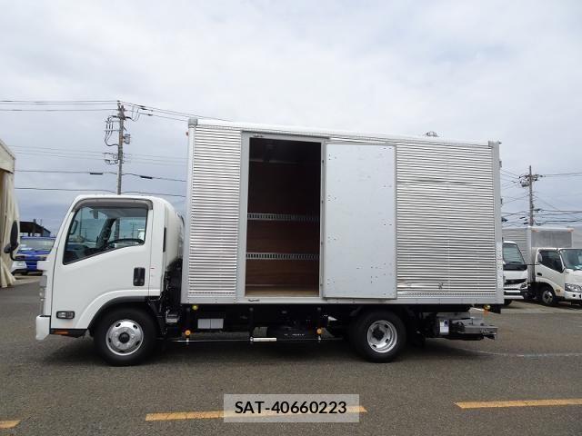 Isuzu ELF TRUCK 2023-08 7616354-3