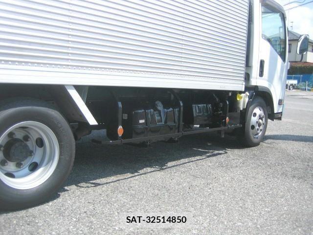 Isuzu ELF TRUCK 2016-08 7616372-17