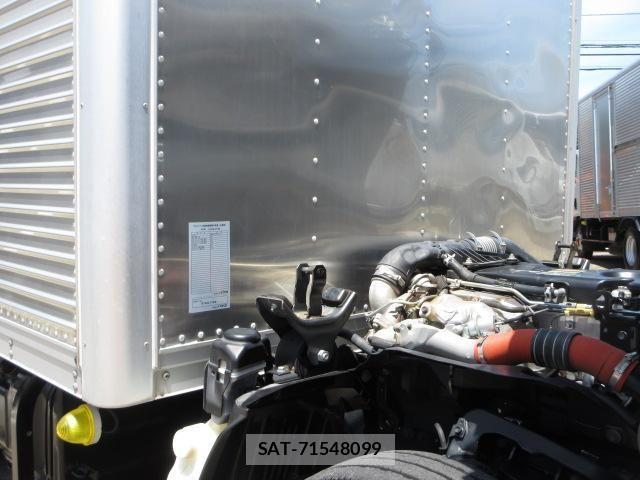 Isuzu ELF TRUCK 2019-02 7616367-14